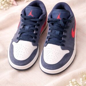Air Jordan 1 Low “USA” 5.5 Y good used condition​
